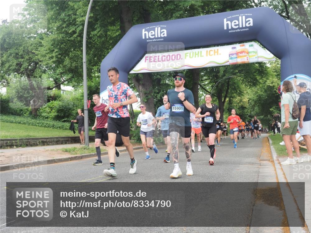 29.06.2025 - hella hamburg halbmarathon KatJ http://msf.ph/oto/8334790 29.06.2025 10:47:43 Zwischen KM18-KM19 1006, 1414, 1453, 2011, 2086, 2322, 2323 meine-sportfotos.de