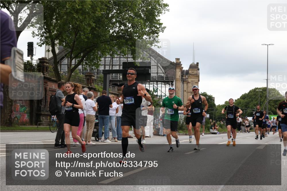 29.06.2025 - hella hamburg halbmarathon Yannick Fuchs http://msf.ph/oto/8334795 29.06.2025 10:51:53 20KM 1595, 1611, 2025, 2488, 2606, 2759, 2806, 2840, 2883, 2907, 3093, 3141, 3859, 4319, 4426, 4467, 4502, 4579, 4632, 4833, 5341, 5926, 6104, 6281, 6302, 6531, 6595, 7138, 7189, 8322, 8585, 9316, 9485, 10599, 10788, 11645, 12585, 13465, 13816, 13880, 14266, 14571, 15217, 15229, 16517, 16531, 17405, 17415, 17455, 17543, 18068, 18180, 18492, 18501, 18587, 18762, 18891 meine-sportfotos.de