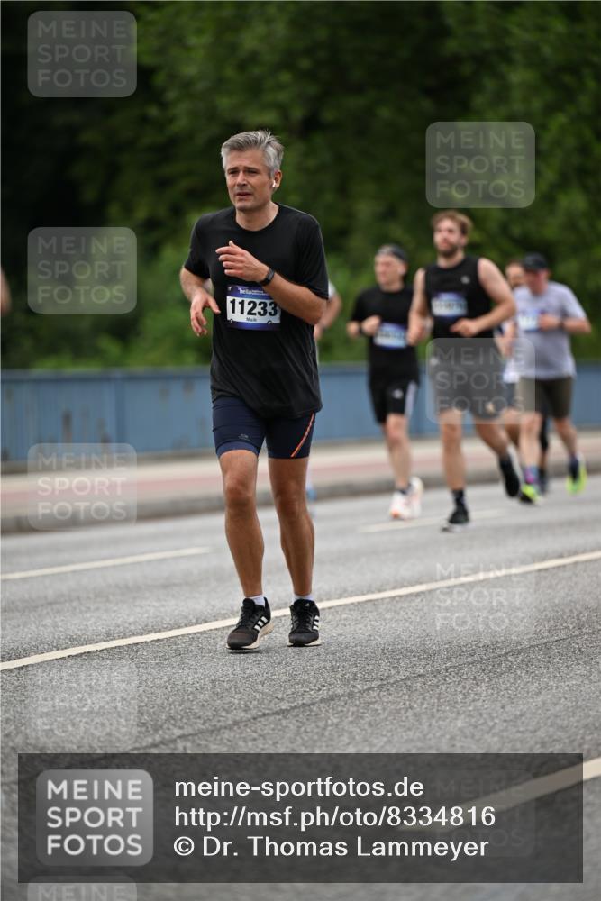 29.06.2025 - hella hamburg halbmarathon Dr. Thomas Lammeyer http://msf.ph/oto/8334816 29.06.2025 10:39:58 Kennedybrücke 1336, 2412, 2787, 2827, 3828, 4413, 4965, 5147, 6029, 6189, 6471, 6867, 7275, 8567, 8947, 9470, 9819, 10047, 10360, 10565, 10652, 11187, 11198, 11233, 11359 meine-sportfotos.de