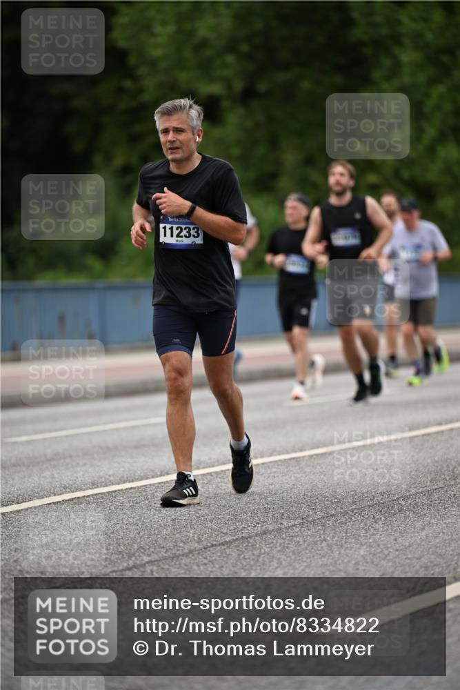 29.06.2025 - hella hamburg halbmarathon Dr. Thomas Lammeyer http://msf.ph/oto/8334822 29.06.2025 10:39:58 Kennedybrücke 1336, 2412, 2787, 2827, 3828, 4413, 4965, 5147, 6029, 6189, 6471, 6867, 7275, 8567, 8947, 9470, 9819, 10047, 10360, 10565, 10652, 11187, 11198, 11233, 11359 meine-sportfotos.de
