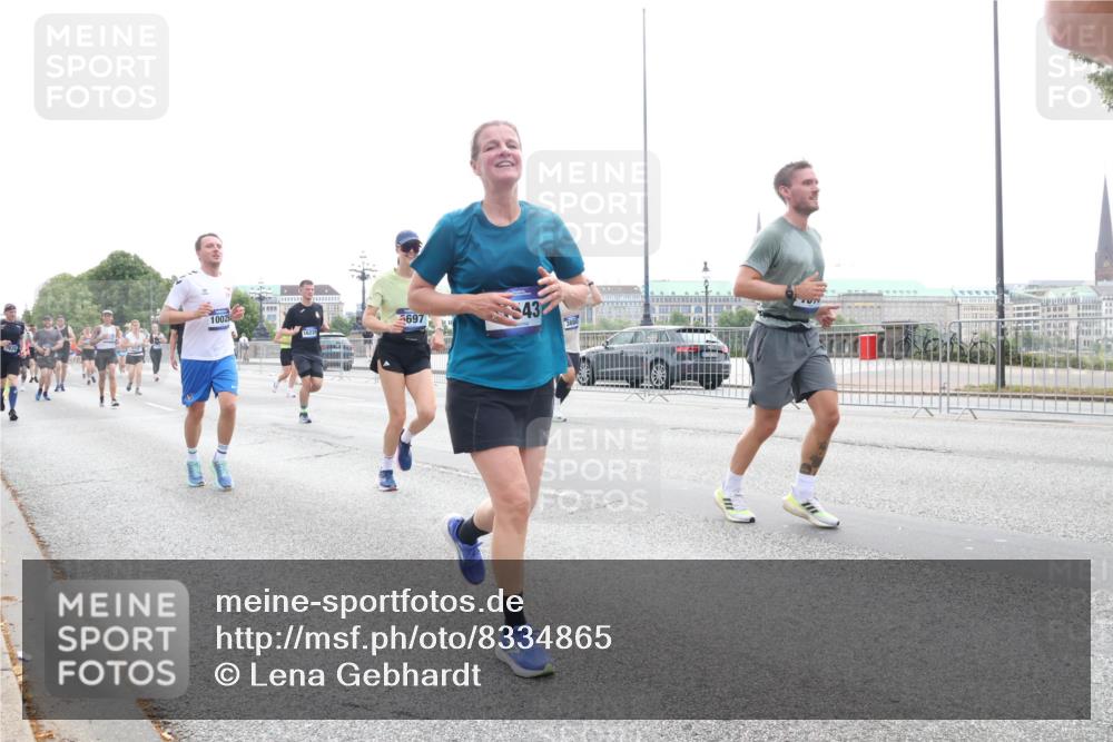 29.06.2025 - hella hamburg halbmarathon Lena Gebhardt http://msf.ph/oto/8334865 29.06.2025 10:38:03 Lombardsbrücke 10025, 697, 43, 1196, 1394, 1457, 1475, 1578, 1596, 1742, 1799, 1901, 1966, 1985, 2113, 2199, 2498, 2786, 2853, 3010, 3230, 3242, 3246, 3338, 3635, 3636, 3716, 3880, 4414, 4921, 5139, 5300, 5522, 5713, 5875, 6199, 6200, 6243, 6362, 6697, 6751, 6930, 7118, 7165, 7244, 7321, 7350, 7552, 7629, 7696, 7868, 7914, 8985, 9247, 9288, 9895, 10159, 10506, 10836, 11087, 11543, 12123, 12254, 12472, 12824, 16680, 17798 meine-sportfotos.de