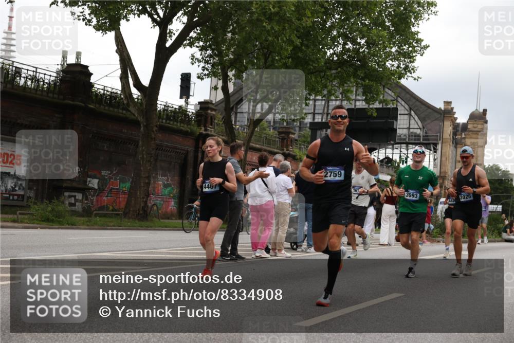 29.06.2025 - hella hamburg halbmarathon Yannick Fuchs http://msf.ph/oto/8334908 29.06.2025 10:51:53 20KM 1595, 1611, 2025, 2488, 2606, 2759, 2806, 2840, 2883, 2907, 3093, 3141, 3859, 4319, 4426, 4467, 4502, 4579, 4632, 4833, 5341, 5926, 6104, 6281, 6302, 6531, 6595, 7138, 7189, 8322, 8585, 9316, 9485, 10599, 10788, 11645, 12585, 13465, 13816, 13880, 14266, 14571, 15217, 15229, 16517, 16531, 17405, 17415, 17455, 17543, 18068, 18180, 18492, 18501, 18587, 18762, 18891 meine-sportfotos.de