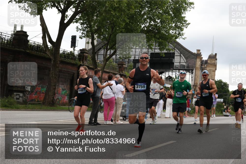 29.06.2025 - hella hamburg halbmarathon Yannick Fuchs http://msf.ph/oto/8334966 29.06.2025 10:51:53 20KM 1595, 1611, 2025, 2488, 2606, 2759, 2806, 2840, 2883, 2907, 3093, 3141, 3859, 4319, 4426, 4467, 4502, 4579, 4632, 4833, 5341, 5926, 6104, 6281, 6302, 6531, 6595, 7138, 7189, 8322, 8585, 9316, 9485, 10599, 10788, 11645, 12585, 13465, 13816, 13880, 14266, 14571, 15217, 15229, 16517, 16531, 17405, 17415, 17455, 17543, 18068, 18180, 18492, 18501, 18587, 18762, 18891 meine-sportfotos.de