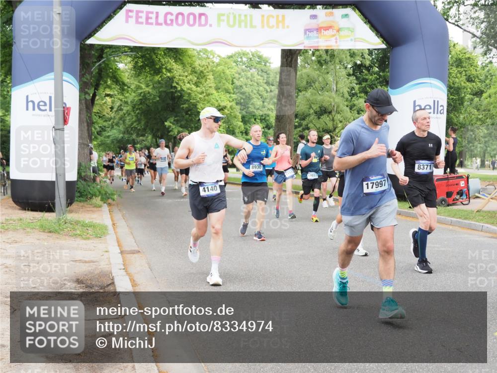29.06.2025 - hella hamburg halbmarathon MichiJ http://msf.ph/oto/8334974 29.06.2025 10:38:49 Zwischen KM18-KM19 1366, 4140, 7369, 8371, 8856, 8930, 9074, 10115, 10215, 11214, 11512, 16591, 17962, 17997 meine-sportfotos.de