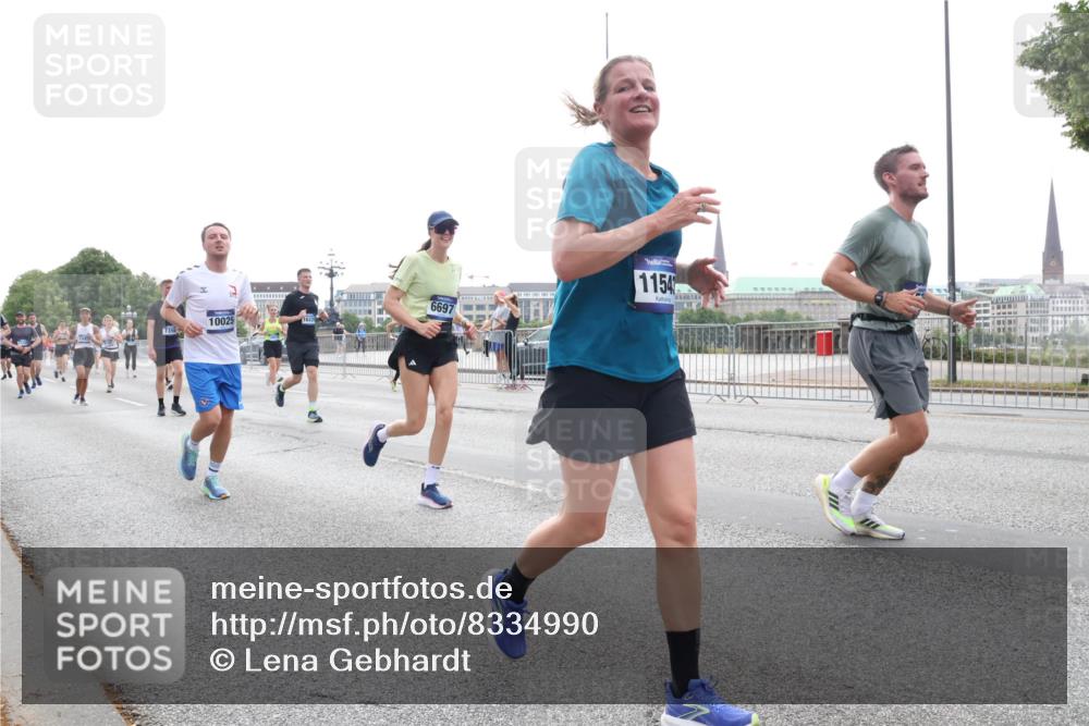 29.06.2025 - hella hamburg halbmarathon Lena Gebhardt http://msf.ph/oto/8334990 29.06.2025 10:38:03 Lombardsbrücke 10025, 1622, 7358, 6697, 1154, 1196, 1394, 1457, 1475, 1578, 1596, 1742, 1799, 1901, 1966, 1985, 2113, 2199, 2498, 2786, 2853, 3010, 3230, 3242, 3246, 3338, 3635, 3636, 3716, 3880, 4414, 4921, 5139, 5300, 5522, 5713, 5875, 6199, 6200, 6243, 6362, 6697, 6751, 6930, 7118, 7165, 7244, 7321, 7350, 7552, 7629, 7696, 7868, 7914, 8985, 9247, 9288, 9895, 10159, 10506, 10836, 11087, 11543, 12123, 12254, 12472, 12824, 16680, 17798 meine-sportfotos.de