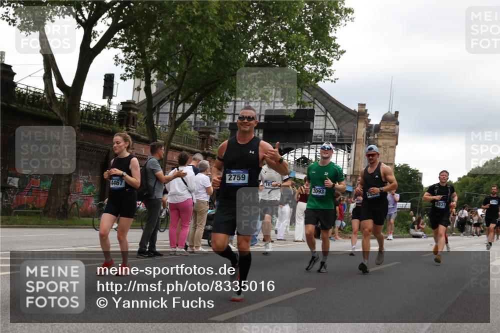 29.06.2025 - hella hamburg halbmarathon Yannick Fuchs http://msf.ph/oto/8335016 29.06.2025 10:51:53 20KM 1595, 1611, 2025, 2488, 2606, 2759, 2806, 2840, 2883, 2907, 3093, 3141, 3859, 4319, 4426, 4467, 4502, 4579, 4632, 4833, 5341, 5926, 6104, 6281, 6302, 6531, 6595, 7138, 7189, 8322, 8585, 9316, 9485, 10599, 10788, 11645, 12585, 13465, 13816, 13880, 14266, 14571, 15217, 15229, 16517, 16531, 17405, 17415, 17455, 17543, 18068, 18180, 18492, 18501, 18587, 18762, 18891 meine-sportfotos.de
