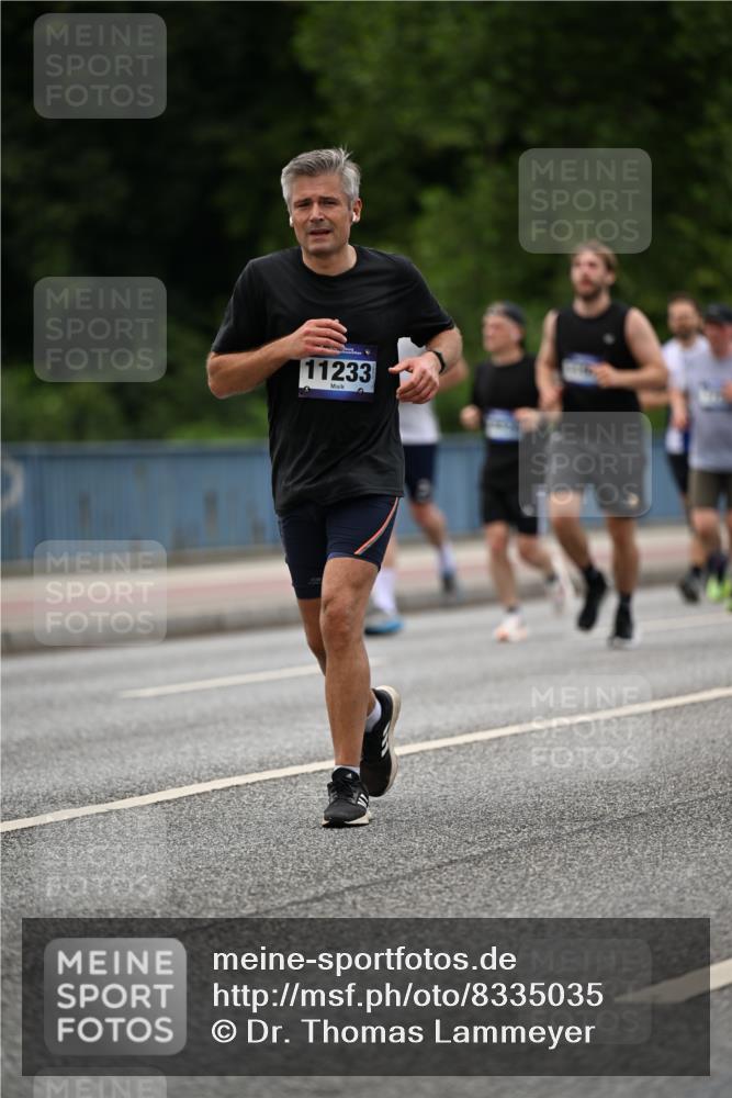 29.06.2025 - hella hamburg halbmarathon Dr. Thomas Lammeyer http://msf.ph/oto/8335035 29.06.2025 10:39:58 Kennedybrücke 1336, 2412, 2787, 2827, 3828, 4413, 4965, 5147, 6029, 6189, 6471, 6867, 7275, 8567, 8947, 9470, 9819, 10047, 10360, 10565, 10652, 11187, 11198, 11233, 11359 meine-sportfotos.de