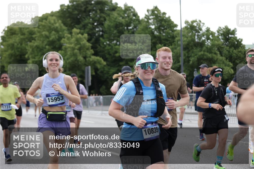 29.06.2025 - hella hamburg halbmarathon Jannik Wohlers http://msf.ph/oto/8335049 29.06.2025 10:40:47 Lombardsbrücke 1317, 1731, 2229, 2805, 3532, 3533, 4412, 4638, 5086, 5225, 5549, 5688, 5689, 5928, 6088, 6474, 7661, 7821, 7829, 8293, 8385, 8751, 8769, 8878, 8992, 9962, 10269, 10407, 10644, 10835, 11759, 11851, 13168, 13299, 13778, 13848, 14253, 14376, 14553, 14776, 15076, 15953, 16454, 16559, 16802, 16846, 16981, 17370, 17872, 17879, 18142, 18494, 18580, 18844, 18888 meine-sportfotos.de