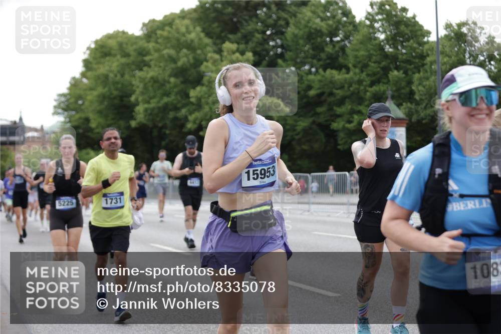 29.06.2025 - hella hamburg halbmarathon Jannik Wohlers http://msf.ph/oto/8335078 29.06.2025 10:40:47 Lombardsbrücke 1317, 1731, 2229, 2805, 3532, 3533, 4412, 4638, 5086, 5225, 5549, 5688, 5689, 5928, 6088, 6474, 7661, 7821, 7829, 8293, 8385, 8751, 8769, 8878, 8992, 9962, 10269, 10407, 10644, 10835, 11759, 11851, 13168, 13299, 13778, 13848, 14253, 14376, 14553, 14776, 15076, 15953, 16454, 16559, 16802, 16846, 16981, 17370, 17872, 17879, 18142, 18494, 18580, 18844, 18888 meine-sportfotos.de