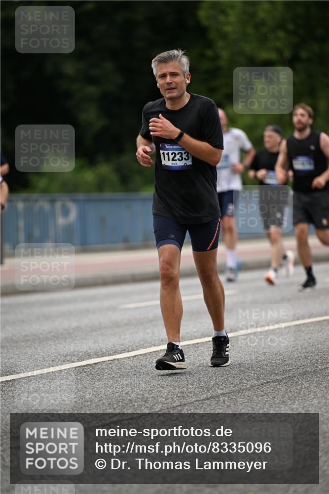 29.06.2025 - hella hamburg halbmarathon Dr. Thomas Lammeyer http://msf.ph/oto/8335096 29.06.2025 10:39:59 Kennedybrücke 1336, 2352, 2412, 2827, 3828, 4413, 4965, 5147, 6029, 6189, 6867, 7275, 8356, 8567, 8947, 9470, 9819, 10047, 10565, 10567, 10652, 11187, 11198, 11233, 11359 meine-sportfotos.de