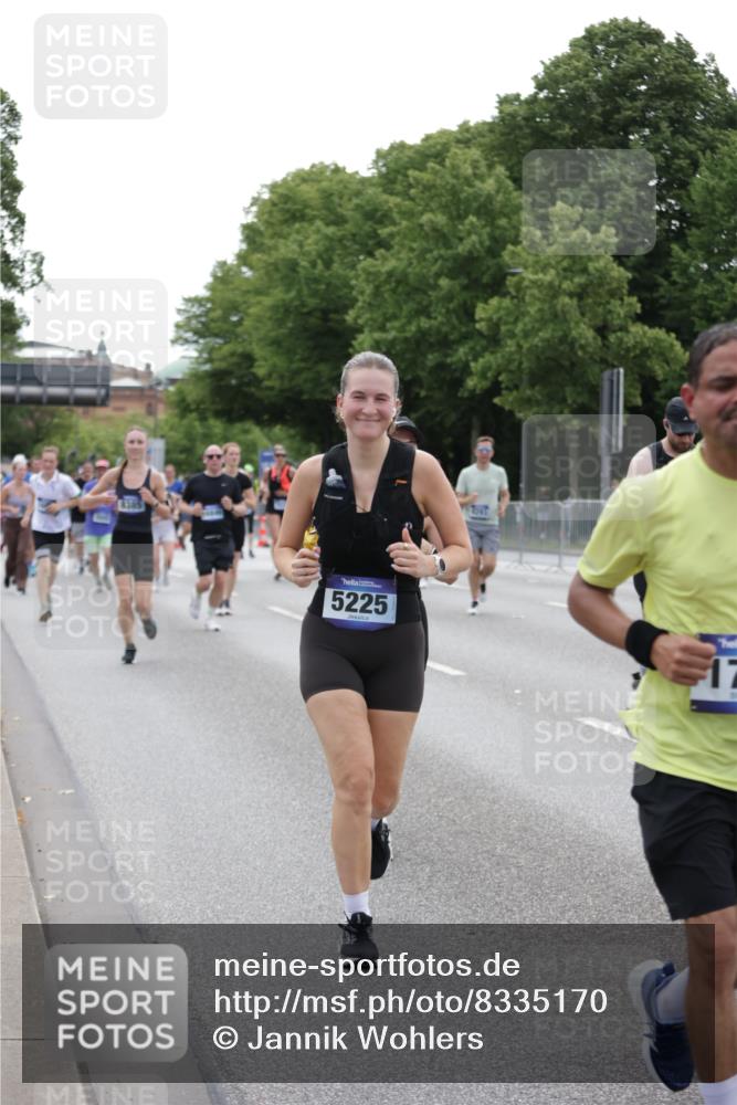29.06.2025 - hella hamburg halbmarathon Jannik Wohlers http://msf.ph/oto/8335170 29.06.2025 10:40:49 Lombardsbrücke 1317, 1731, 2229, 2805, 3532, 3533, 4412, 4638, 5086, 5225, 5549, 5688, 5689, 5928, 6088, 6250, 6474, 7661, 7821, 7829, 8293, 8385, 8586, 8751, 8769, 8878, 8992, 9962, 10181, 10269, 10407, 10644, 10835, 11759, 11851, 13168, 13299, 13373, 13778, 13848, 14253, 14376, 14776, 15076, 15953, 16260, 16454, 16559, 16802, 16846, 16981, 17370, 17872, 18142, 18494, 18580, 18844, 18888 meine-sportfotos.de