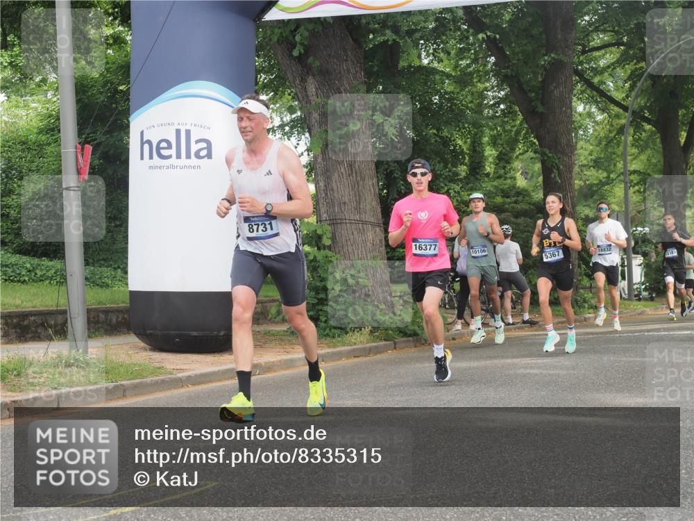 29.06.2025 - hella hamburg halbmarathon KatJ http://msf.ph/oto/8335315 29.06.2025 10:17:52 Zwischen KM18-KM19 4678, 7651, 8731 meine-sportfotos.de