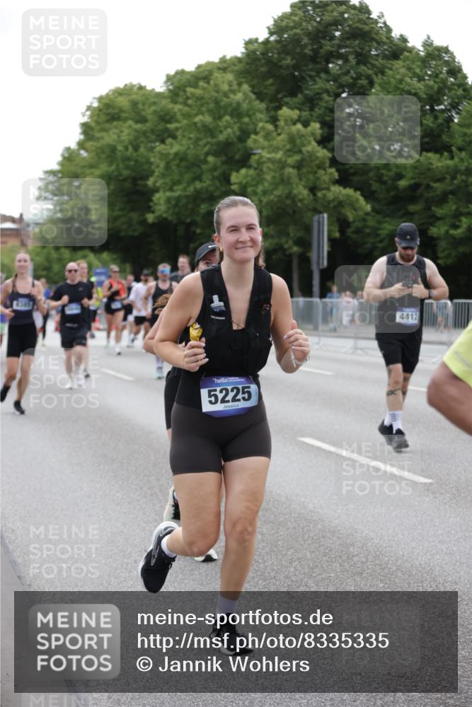 29.06.2025 - hella hamburg halbmarathon Jannik Wohlers http://msf.ph/oto/8335335 29.06.2025 10:40:49 Lombardsbrücke 1317, 1731, 2229, 2805, 3532, 3533, 4412, 4638, 5086, 5225, 5549, 5688, 5689, 5928, 6088, 6250, 6474, 7661, 7821, 7829, 8293, 8385, 8586, 8751, 8769, 8878, 8992, 9962, 10181, 10269, 10407, 10644, 10835, 11759, 11851, 13168, 13299, 13373, 13778, 13848, 14253, 14376, 14776, 15076, 15953, 16260, 16454, 16559, 16802, 16846, 16981, 17370, 17872, 18142, 18494, 18580, 18844, 18888 meine-sportfotos.de