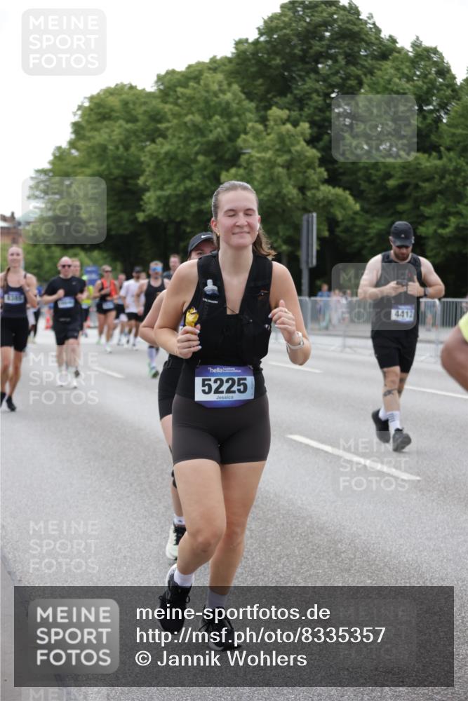 29.06.2025 - hella hamburg halbmarathon Jannik Wohlers http://msf.ph/oto/8335357 29.06.2025 10:40:49 Lombardsbrücke 1317, 1731, 2229, 2805, 3532, 3533, 4412, 4638, 5086, 5225, 5549, 5688, 5689, 5928, 6088, 6250, 6474, 7661, 7821, 7829, 8293, 8385, 8586, 8751, 8769, 8878, 8992, 9962, 10181, 10269, 10407, 10644, 10835, 11759, 11851, 13168, 13299, 13373, 13778, 13848, 14253, 14376, 14776, 15076, 15953, 16260, 16454, 16559, 16802, 16846, 16981, 17370, 17872, 18142, 18494, 18580, 18844, 18888 meine-sportfotos.de