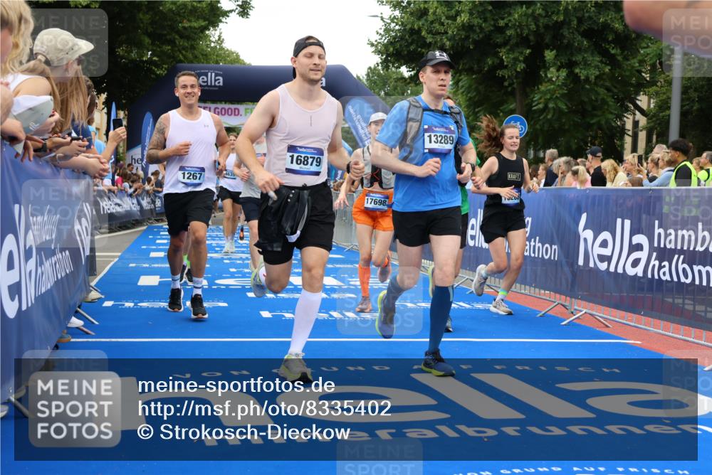29.06.2025 - hella hamburg halbmarathon Strokosch-Dieckow http://msf.ph/oto/8335402 29.06.2025 10:54:20 Ziel 1267, 1442, 3103, 3177, 3426, 3861, 4635, 4868, 6082, 6084, 6511, 6512, 7129, 7274, 8223, 8772, 11009, 11430, 12321, 12362, 13033, 13289, 13803, 15946, 16327, 16527, 16574, 16750, 16879, 17087, 17698, 18268, 19067 meine-sportfotos.de