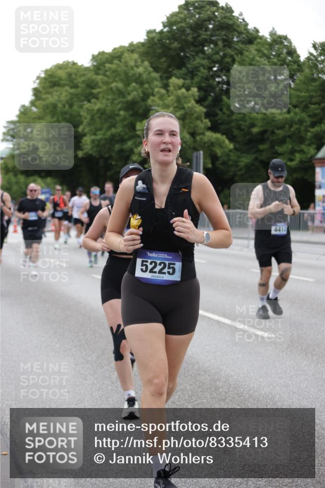 29.06.2025 - hella hamburg halbmarathon Jannik Wohlers http://msf.ph/oto/8335413 29.06.2025 10:40:49 Lombardsbrücke 1317, 1731, 2229, 2805, 3532, 3533, 4412, 4638, 5086, 5225, 5549, 5688, 5689, 5928, 6088, 6250, 6474, 7661, 7821, 7829, 8293, 8385, 8586, 8751, 8769, 8878, 8992, 9962, 10181, 10269, 10407, 10644, 10835, 11759, 11851, 13168, 13299, 13373, 13778, 13848, 14253, 14376, 14776, 15076, 15953, 16260, 16454, 16559, 16802, 16846, 16981, 17370, 17872, 18142, 18494, 18580, 18844, 18888 meine-sportfotos.de