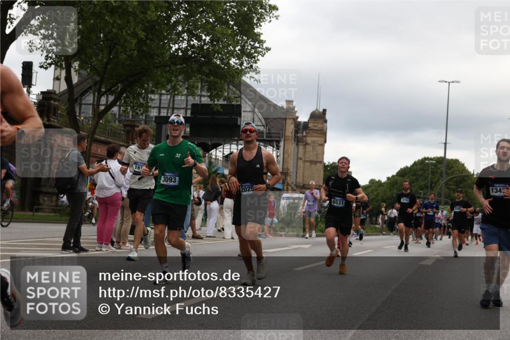 29.06.2025 - hella hamburg halbmarathon Yannick Fuchs http://msf.ph/oto/8335427 29.06.2025 10:51:54 20KM 1595, 1611, 2025, 2488, 2606, 2656, 2759, 2806, 2840, 2883, 2907, 3093, 3859, 4319, 4426, 4467, 4502, 4579, 4632, 4833, 5277, 5341, 5926, 6104, 6281, 6302, 6531, 6595, 7138, 7189, 8322, 8585, 9316, 9485, 10599, 10788, 11645, 12585, 13465, 13816, 13880, 14266, 14571, 15217, 15229, 16517, 16531, 17405, 17415, 17455, 17543, 17827, 18068, 18180, 18492, 18501, 18587, 18762, 18891 meine-sportfotos.de