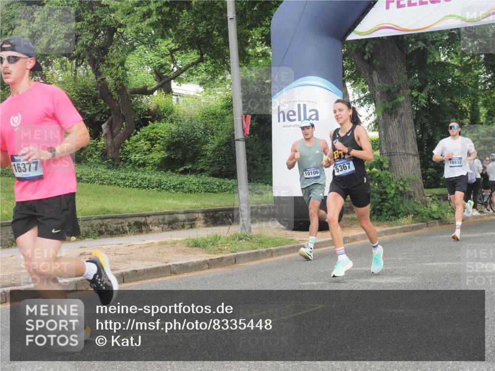 29.06.2025 - hella hamburg halbmarathon KatJ http://msf.ph/oto/8335448 29.06.2025 10:17:54 Zwischen KM18-KM19 4678, 5367, 8731 meine-sportfotos.de