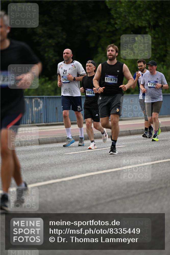 29.06.2025 - hella hamburg halbmarathon Dr. Thomas Lammeyer http://msf.ph/oto/8335449 29.06.2025 10:40:00 Kennedybrücke 1336, 2352, 2412, 2588, 2827, 3828, 4413, 4965, 5147, 6029, 6189, 6867, 7275, 8356, 8567, 8947, 9470, 9819, 10047, 10565, 10567, 10652, 11187, 11198, 11233, 11359 meine-sportfotos.de