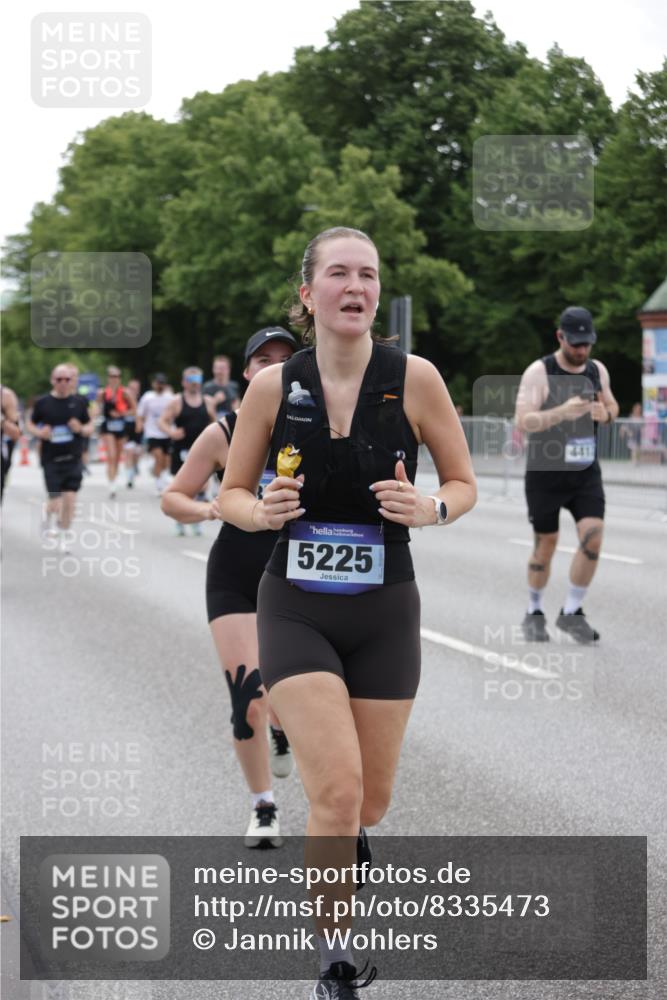 29.06.2025 - hella hamburg halbmarathon Jannik Wohlers http://msf.ph/oto/8335473 29.06.2025 10:40:49 Lombardsbrücke 1317, 1731, 2229, 2805, 3532, 3533, 4412, 4638, 5086, 5225, 5549, 5688, 5689, 5928, 6088, 6250, 6474, 7661, 7821, 7829, 8293, 8385, 8586, 8751, 8769, 8878, 8992, 9962, 10181, 10269, 10407, 10644, 10835, 11759, 11851, 13168, 13299, 13373, 13778, 13848, 14253, 14376, 14776, 15076, 15953, 16260, 16454, 16559, 16802, 16846, 16981, 17370, 17872, 18142, 18494, 18580, 18844, 18888 meine-sportfotos.de