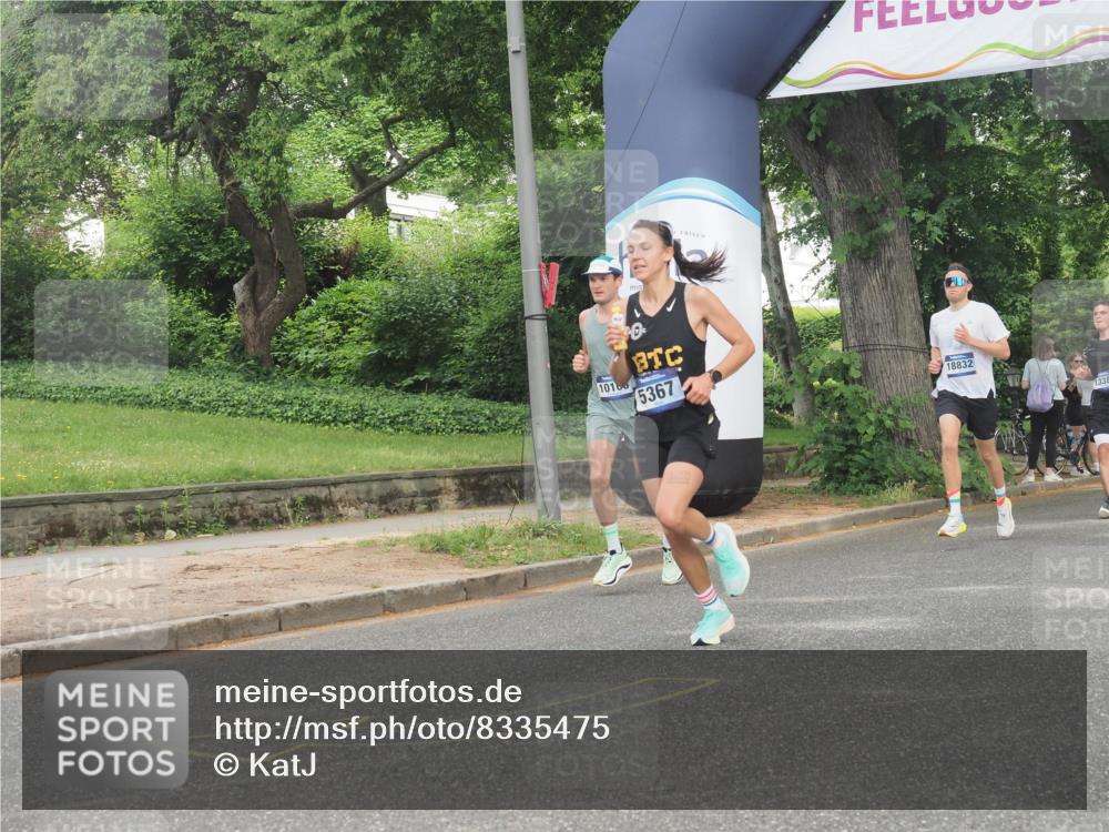 29.06.2025 - hella hamburg halbmarathon KatJ http://msf.ph/oto/8335475 29.06.2025 10:17:54 Zwischen KM18-KM19 4678, 5367, 8731 meine-sportfotos.de