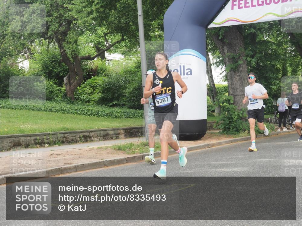 29.06.2025 - hella hamburg halbmarathon KatJ http://msf.ph/oto/8335493 29.06.2025 10:17:54 Zwischen KM18-KM19 4678, 5367, 8731 meine-sportfotos.de