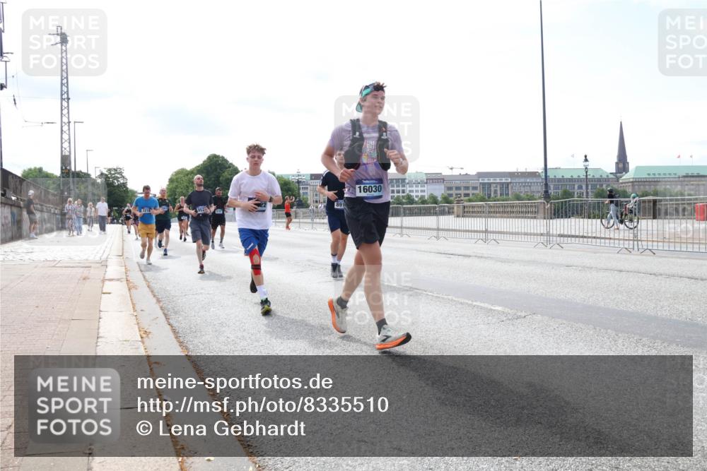 29.06.2025 - hella hamburg halbmarathon Lena Gebhardt http://msf.ph/oto/8335510 29.06.2025 10:13:19 Lombardsbrücke 3218, 891, 16030, 1007, 1020, 1051, 1747, 1859, 2055, 2942, 2961, 3218, 3360, 3728, 3729, 4187, 4532, 4795, 4950, 5546, 6489, 6717, 6724, 7346, 7446, 7447, 7460, 7873, 8279, 8398, 8405, 8913, 9141, 9527, 9612, 10067, 10402, 11720, 12492, 13331, 13928, 14404, 15531, 15663, 15922, 16030, 16255, 16323, 16437, 17474, 17699, 17988, 18048, 18222, 18231, 18320, 18530, 18732 meine-sportfotos.de