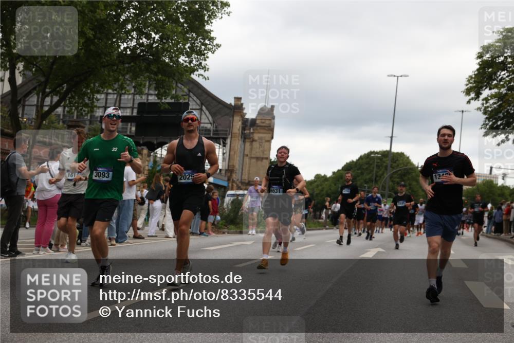 29.06.2025 - hella hamburg halbmarathon Yannick Fuchs http://msf.ph/oto/8335544 29.06.2025 10:51:54 20KM 1595, 1611, 2025, 2488, 2606, 2656, 2759, 2806, 2840, 2883, 2907, 3093, 3859, 4319, 4426, 4467, 4502, 4579, 4632, 4833, 5277, 5341, 5926, 6104, 6281, 6302, 6531, 6595, 7138, 7189, 8322, 8585, 9316, 9485, 10599, 10788, 11645, 12585, 13465, 13816, 13880, 14266, 14571, 15217, 15229, 16517, 16531, 17405, 17415, 17455, 17543, 17827, 18068, 18180, 18492, 18501, 18587, 18762, 18891 meine-sportfotos.de