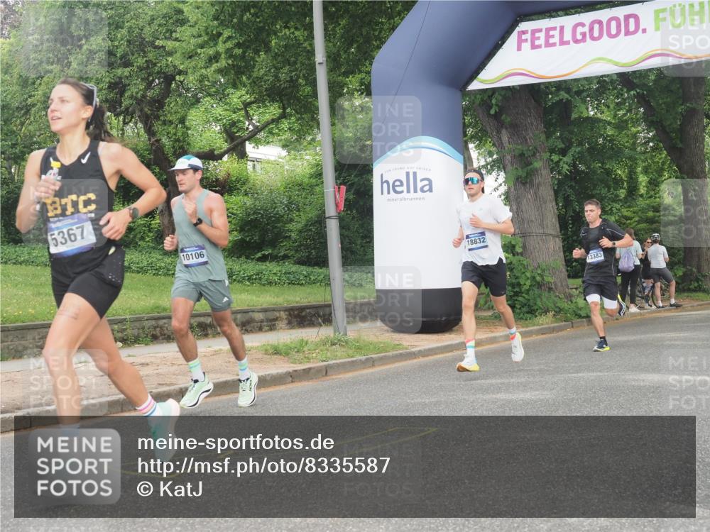 29.06.2025 - hella hamburg halbmarathon KatJ http://msf.ph/oto/8335587 29.06.2025 10:17:55 Zwischen KM18-KM19 4678, 5367, 8731 meine-sportfotos.de