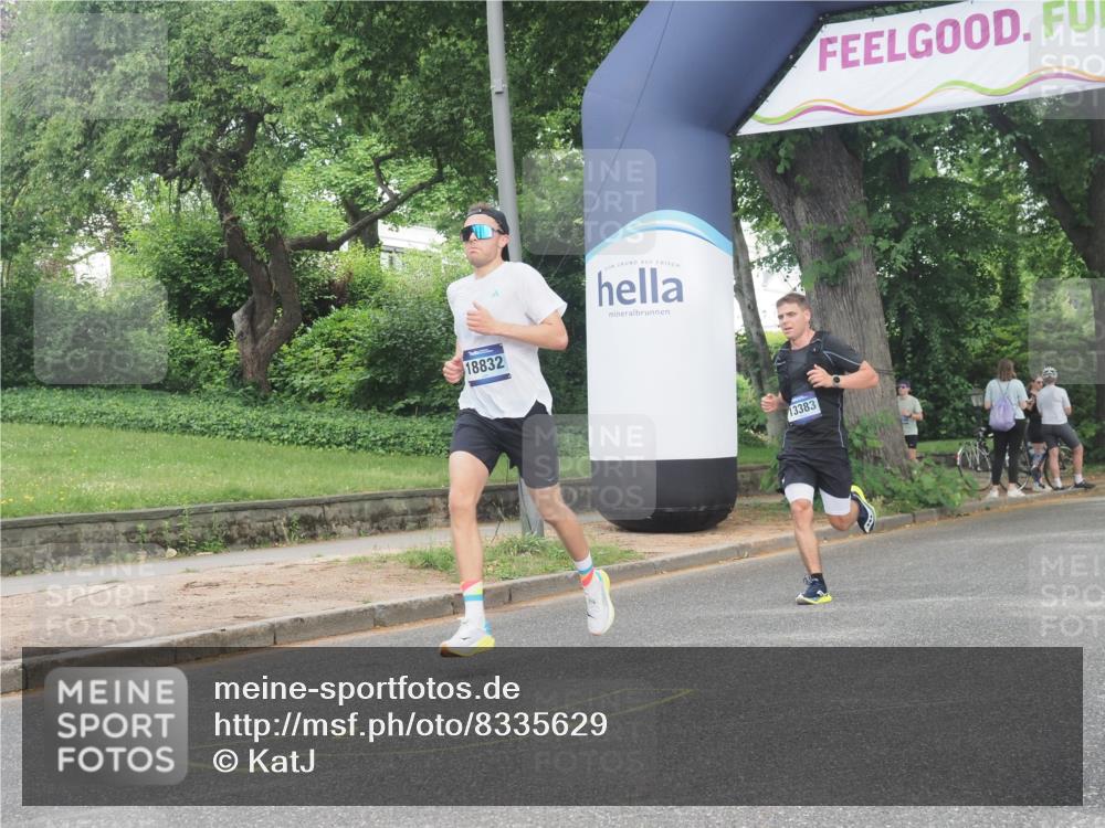 29.06.2025 - hella hamburg halbmarathon KatJ http://msf.ph/oto/8335629 29.06.2025 10:17:56 Zwischen KM18-KM19 5367, 8731 meine-sportfotos.de