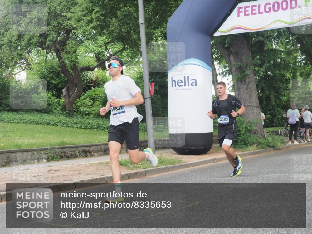 29.06.2025 - hella hamburg halbmarathon KatJ http://msf.ph/oto/8335653 29.06.2025 10:17:56 Zwischen KM18-KM19 5367, 8731 meine-sportfotos.de