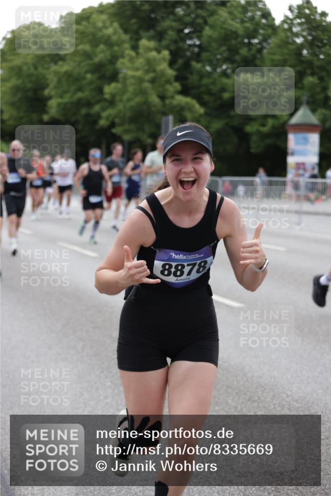 29.06.2025 - hella hamburg halbmarathon Jannik Wohlers http://msf.ph/oto/8335669 29.06.2025 10:40:50 Lombardsbrücke 1317, 1731, 2229, 2805, 3532, 3533, 4412, 4638, 5086, 5225, 5549, 5688, 5689, 5928, 6088, 6250, 6474, 7661, 7821, 7829, 8293, 8385, 8586, 8751, 8769, 8878, 8992, 9962, 10181, 10269, 10407, 10835, 11759, 11851, 13168, 13299, 13373, 13778, 13848, 14037, 14253, 14376, 14776, 15076, 15953, 16260, 16454, 16559, 16802, 16846, 16981, 17370, 17872, 18142, 18494, 18580, 18844, 18888 meine-sportfotos.de