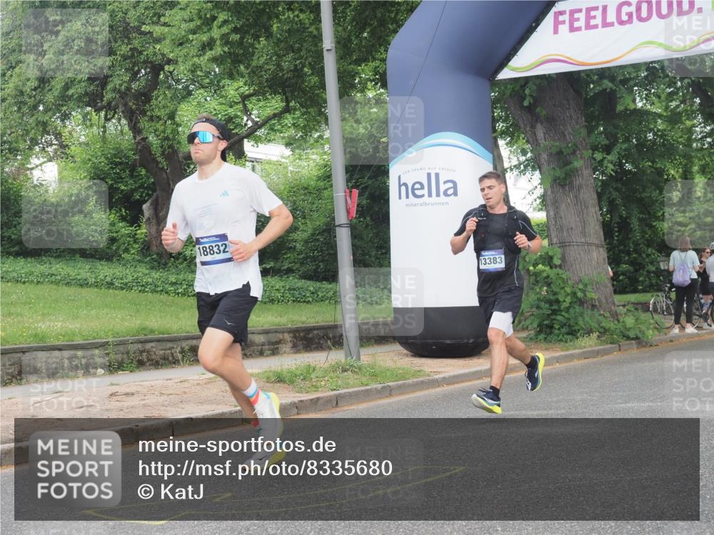 29.06.2025 - hella hamburg halbmarathon KatJ http://msf.ph/oto/8335680 29.06.2025 10:17:56 Zwischen KM18-KM19 5367, 8731 meine-sportfotos.de