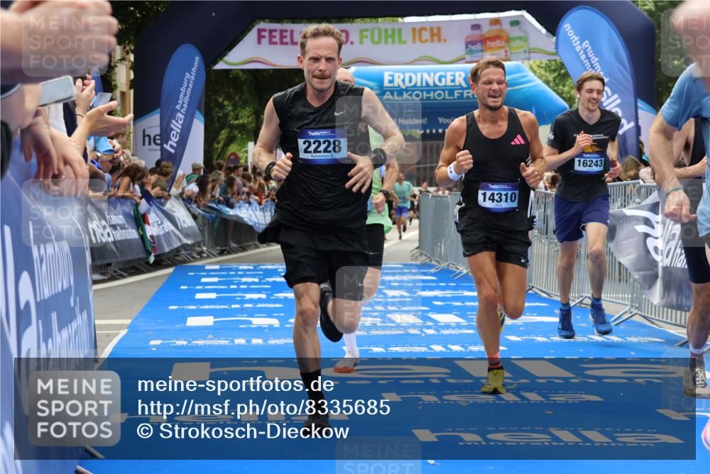 29.06.2025 - hella hamburg halbmarathon Strokosch-Dieckow http://msf.ph/oto/8335685 29.06.2025 10:33:48 Ziel 1743, 2228, 2243, 2746, 4246, 5193, 10865, 13771, 14310, 14466, 15500, 16243, 16755 meine-sportfotos.de