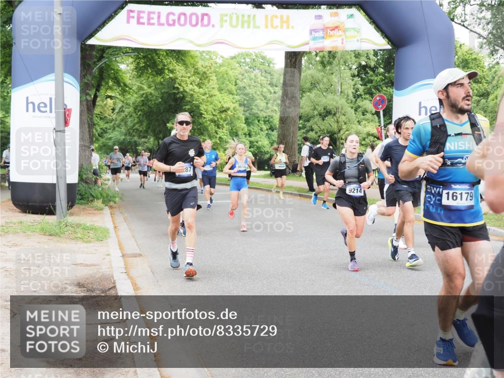29.06.2025 - hella hamburg halbmarathon MichiJ http://msf.ph/oto/8335729 29.06.2025 10:39:01 Zwischen KM18-KM19 1335, 2287, 2946, 2955, 4557, 5102, 8413, 8508, 9214, 9656, 10667, 11459, 11625, 12224, 12778, 12949, 13808, 14122, 14994, 15001, 15496, 16003, 16179, 17131, 17978, 18413 meine-sportfotos.de