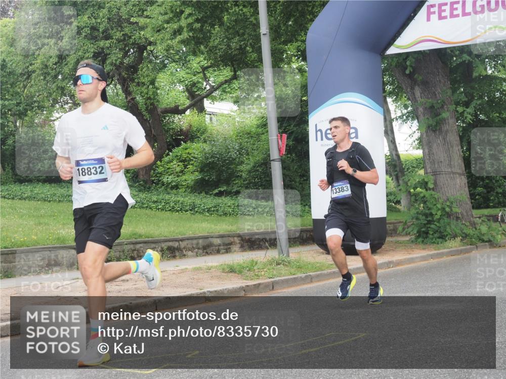 29.06.2025 - hella hamburg halbmarathon KatJ http://msf.ph/oto/8335730 29.06.2025 10:17:56 Zwischen KM18-KM19 5367, 8731 meine-sportfotos.de