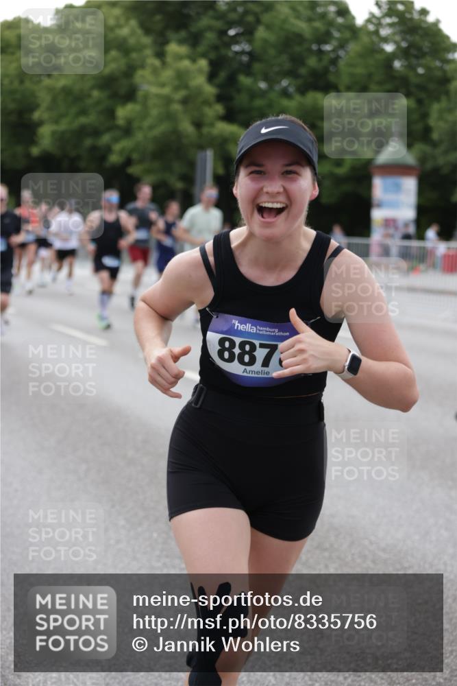 29.06.2025 - hella hamburg halbmarathon Jannik Wohlers http://msf.ph/oto/8335756 29.06.2025 10:40:51 Lombardsbrücke 1317, 1731, 2229, 2805, 3532, 3533, 4412, 4638, 5086, 5225, 5549, 5688, 5689, 5928, 5942, 6088, 6250, 6474, 6793, 6894, 7661, 7821, 7829, 8293, 8385, 8586, 8751, 8769, 8878, 8992, 9962, 10181, 10269, 10407, 10835, 11759, 11851, 13168, 13299, 13373, 13778, 13848, 14037, 14253, 14376, 14776, 15076, 15224, 15953, 16260, 16454, 16559, 16802, 16846, 16981, 17370, 17872, 18142, 18494, 18580, 18844, 18888 meine-sportfotos.de