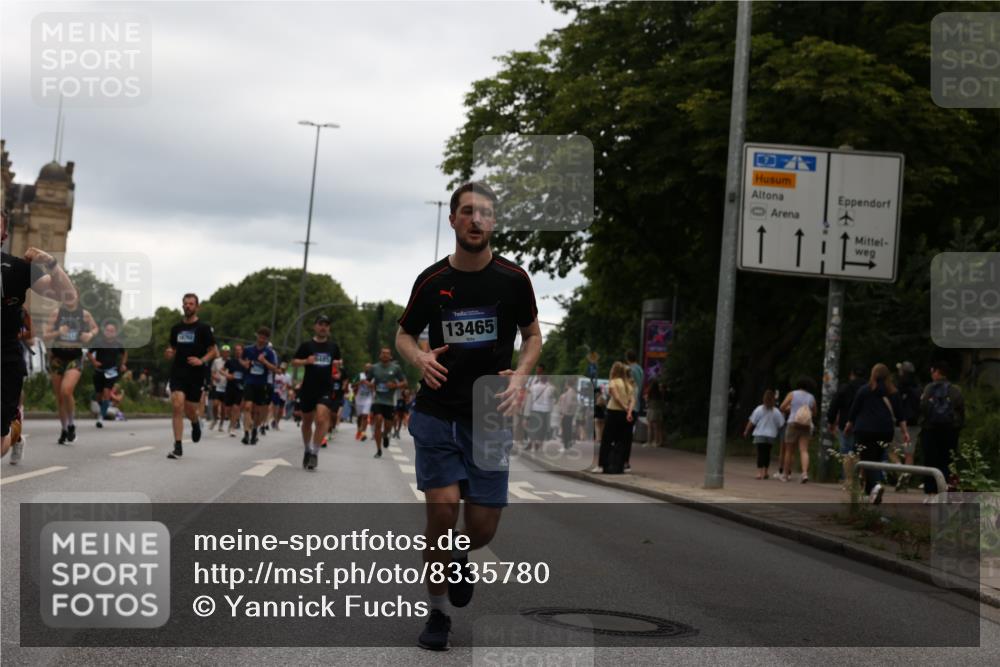 29.06.2025 - hella hamburg halbmarathon Yannick Fuchs http://msf.ph/oto/8335780 29.06.2025 10:51:55 20KM 1595, 1611, 2025, 2488, 2606, 2656, 2759, 2806, 2840, 2883, 2907, 3093, 3859, 4319, 4426, 4467, 4502, 4579, 4632, 4833, 5277, 5341, 5926, 6104, 6531, 6595, 7138, 7189, 8322, 8585, 9316, 9485, 10599, 10788, 11645, 12585, 13465, 13816, 13880, 14266, 14571, 15217, 15229, 16517, 16531, 17405, 17415, 17455, 17543, 17827, 18068, 18180, 18492, 18501, 18587, 18762, 18891 meine-sportfotos.de