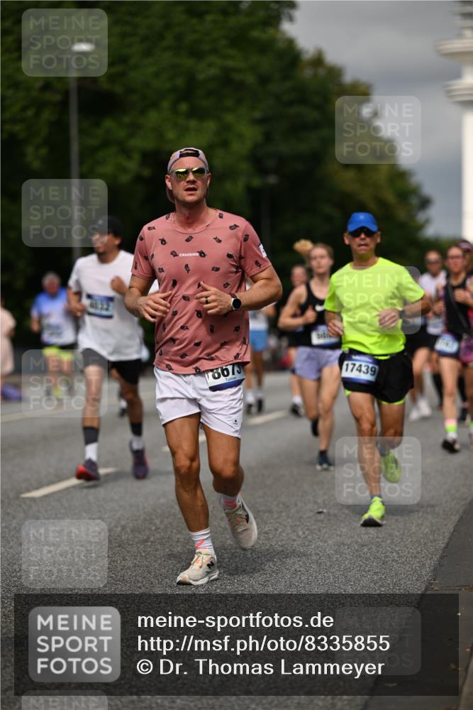 29.06.2025 - hella hamburg halbmarathon Dr. Thomas Lammeyer http://msf.ph/oto/8335855 29.06.2025 10:17:52 Kennedybrücke 1194, 1747, 1939, 2721, 2891, 4001, 4032, 4795, 4962, 5631, 5719, 6089, 7462, 7913, 8001, 8673, 9141, 9612, 9631, 9845, 9886, 10442, 10443 meine-sportfotos.de
