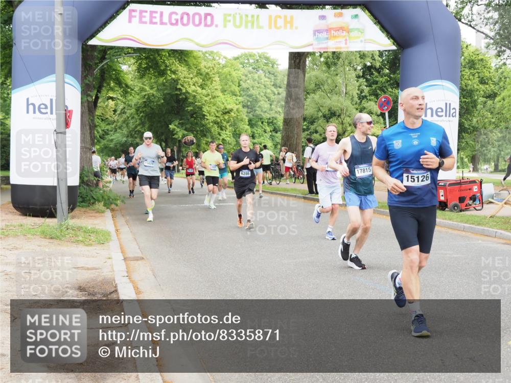 29.06.2025 - hella hamburg halbmarathon MichiJ http://msf.ph/oto/8335871 29.06.2025 10:39:07 Zwischen KM18-KM19 2287, 2636, 2946, 8977, 9214, 9656, 11625, 12224, 12949, 14122, 14561, 15126, 15496, 17131, 17815, 18869 meine-sportfotos.de