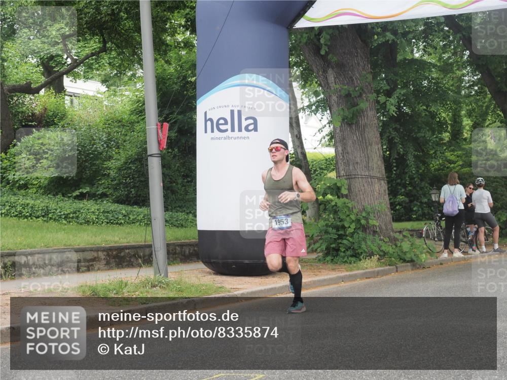 29.06.2025 - hella hamburg halbmarathon KatJ http://msf.ph/oto/8335874 29.06.2025 10:18:04 Zwischen KM18-KM19 1953 meine-sportfotos.de