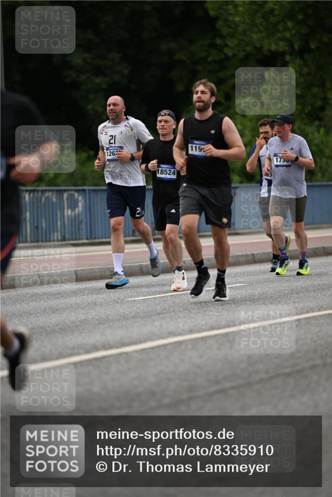 29.06.2025 - hella hamburg halbmarathon Dr. Thomas Lammeyer http://msf.ph/oto/8335910 29.06.2025 10:40:00 Kennedybrücke 1336, 2352, 2412, 2588, 2827, 3828, 4413, 4965, 5147, 6029, 6189, 6867, 7275, 8356, 8567, 8947, 9470, 9819, 10047, 10565, 10567, 10652, 11187, 11198, 11233, 11359 meine-sportfotos.de