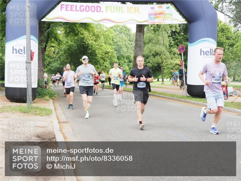 29.06.2025 - hella hamburg halbmarathon MichiJ http://msf.ph/oto/8336058 29.06.2025 10:39:08 Zwischen KM18-KM19 2287, 2397, 2636, 2946, 4967, 6286, 8977, 9214, 9656, 12224, 12949, 14122, 14561, 15126, 15496, 17131, 17815, 18869 meine-sportfotos.de