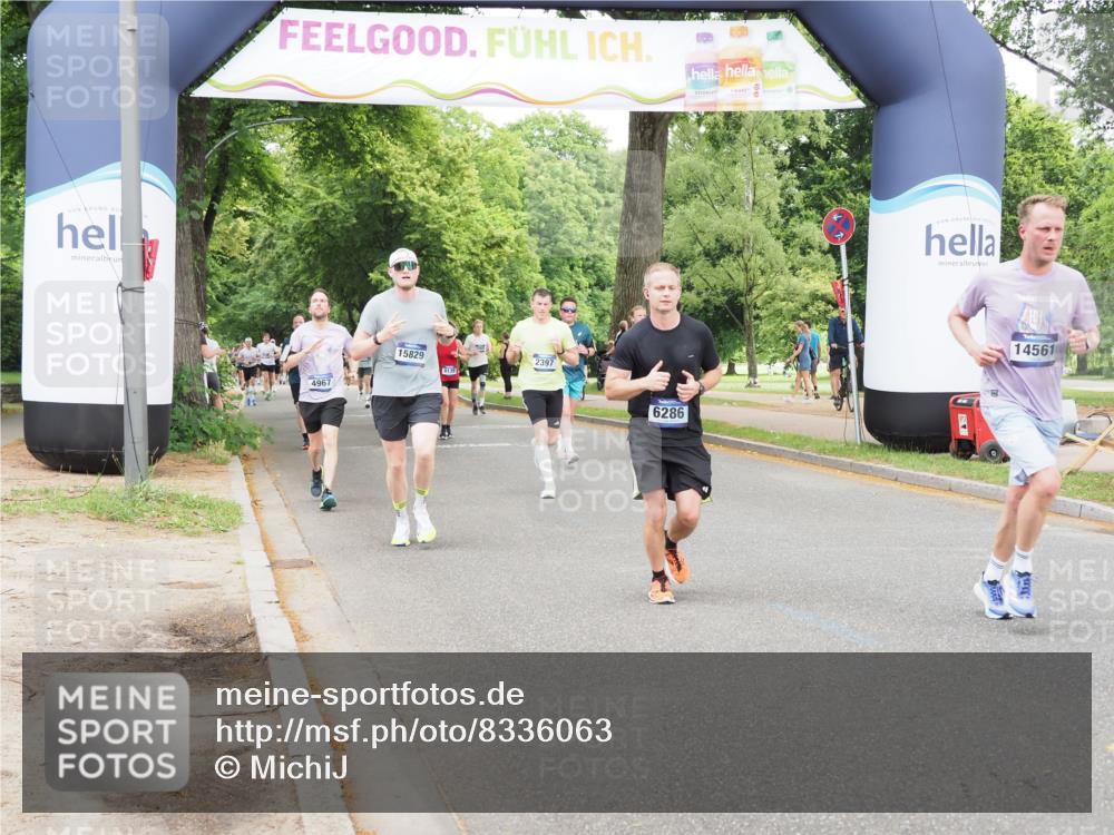 29.06.2025 - hella hamburg halbmarathon MichiJ http://msf.ph/oto/8336063 29.06.2025 10:39:08 Zwischen KM18-KM19 2287, 2397, 2636, 2946, 4967, 6286, 8977, 9214, 9656, 12224, 12949, 14122, 14561, 15126, 15496, 17131, 17815, 18869 meine-sportfotos.de