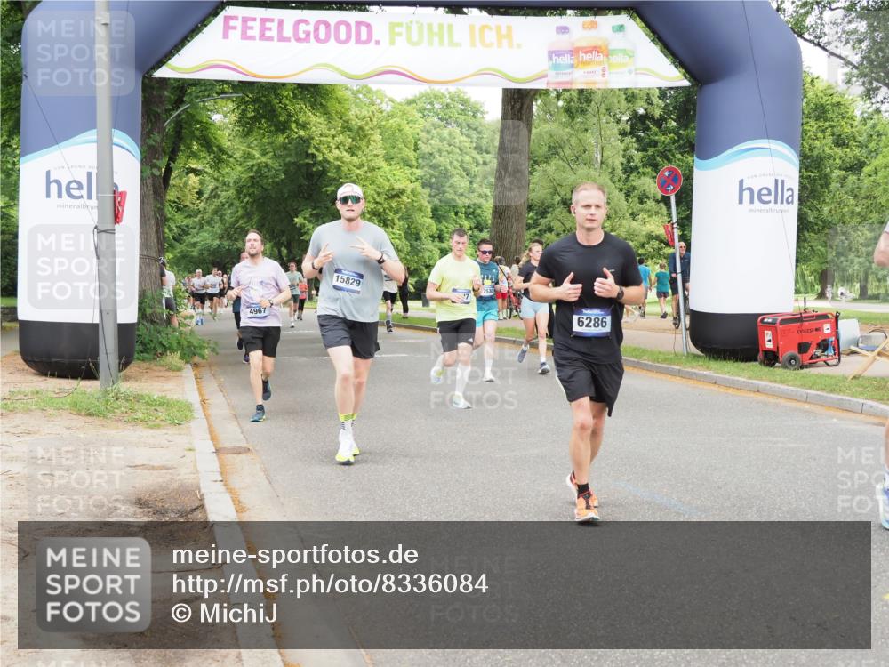 29.06.2025 - hella hamburg halbmarathon MichiJ http://msf.ph/oto/8336084 29.06.2025 10:39:09 Zwischen KM18-KM19 2287, 2397, 2636, 2946, 4967, 6286, 8977, 9656, 12224, 12949, 14561, 15126, 15829, 17131, 17530, 17815, 18869 meine-sportfotos.de