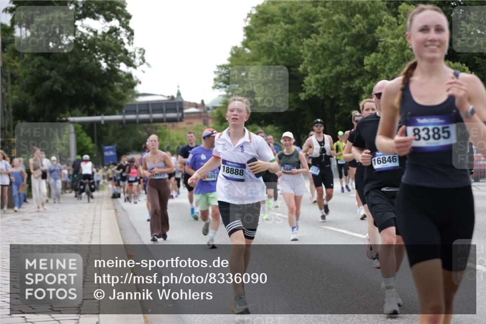 29.06.2025 - hella hamburg halbmarathon Jannik Wohlers http://msf.ph/oto/8336090 29.06.2025 10:40:53 Lombardsbrücke 1536, 1542, 1731, 2229, 2805, 3532, 3533, 3623, 4412, 4638, 5086, 5225, 5688, 5689, 5928, 5942, 6088, 6250, 6474, 6793, 6894, 7661, 7821, 8293, 8385, 8586, 8751, 8769, 8878, 8992, 9962, 10181, 10269, 10407, 10835, 11209, 11851, 13168, 13299, 13373, 13778, 13848, 14037, 14253, 14376, 15076, 15224, 15953, 16260, 16454, 16559, 16846, 16981, 17370, 17872, 18494, 18580, 18844, 18888 meine-sportfotos.de