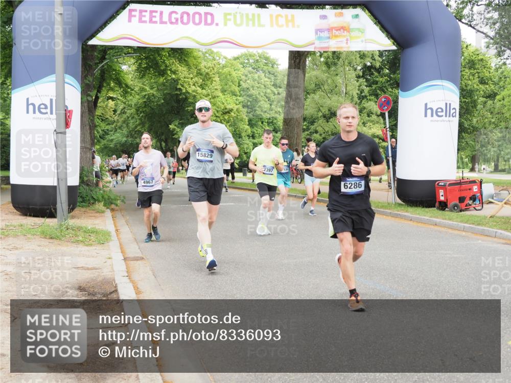 29.06.2025 - hella hamburg halbmarathon MichiJ http://msf.ph/oto/8336093 29.06.2025 10:39:09 Zwischen KM18-KM19 2287, 2397, 2636, 2946, 4967, 6286, 8977, 9656, 12224, 12949, 14561, 15126, 15829, 17131, 17530, 17815, 18869 meine-sportfotos.de