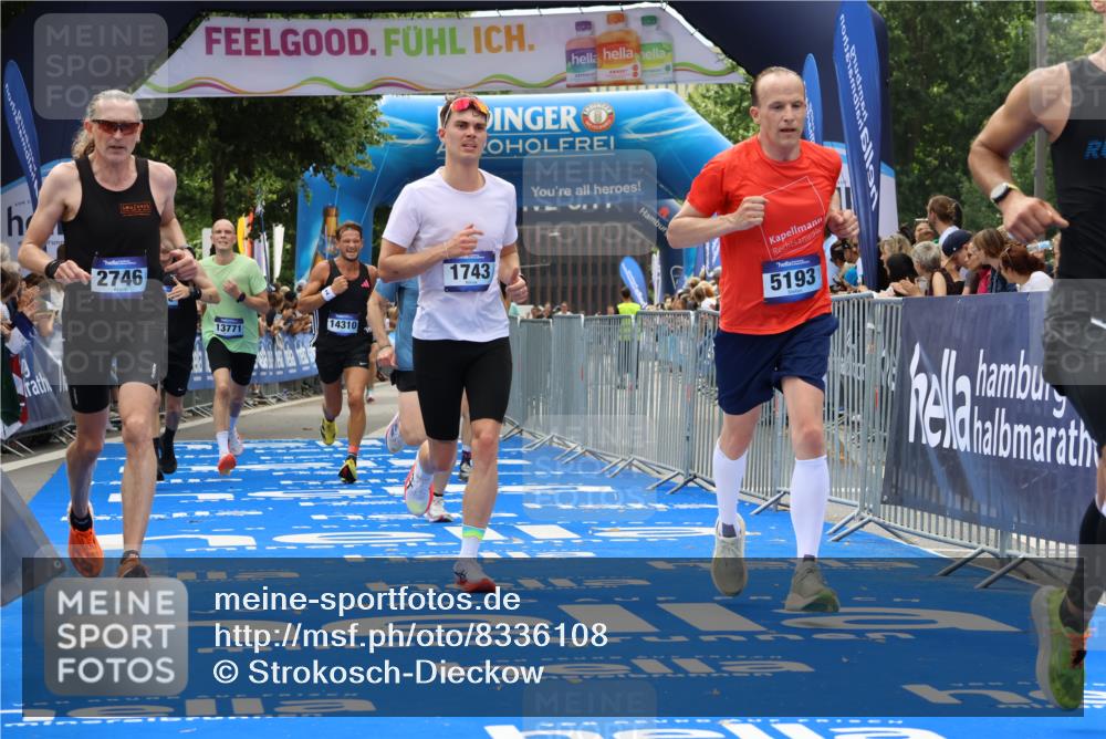 29.06.2025 - hella hamburg halbmarathon Strokosch-Dieckow http://msf.ph/oto/8336108 29.06.2025 10:33:45 Ziel 1396, 1743, 2228, 2243, 2746, 4246, 5193, 10865, 12595, 13771, 14310, 14466, 16243, 16755 meine-sportfotos.de