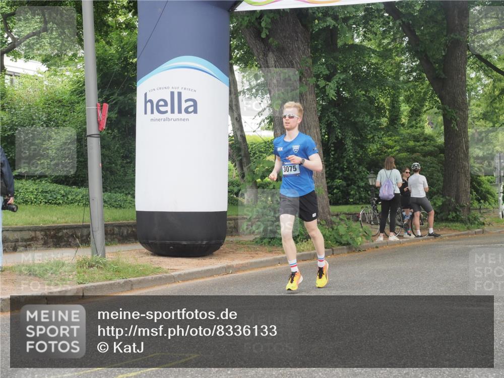 29.06.2025 - hella hamburg halbmarathon KatJ http://msf.ph/oto/8336133 29.06.2025 10:18:07 Zwischen KM18-KM19 1953, 3075 meine-sportfotos.de