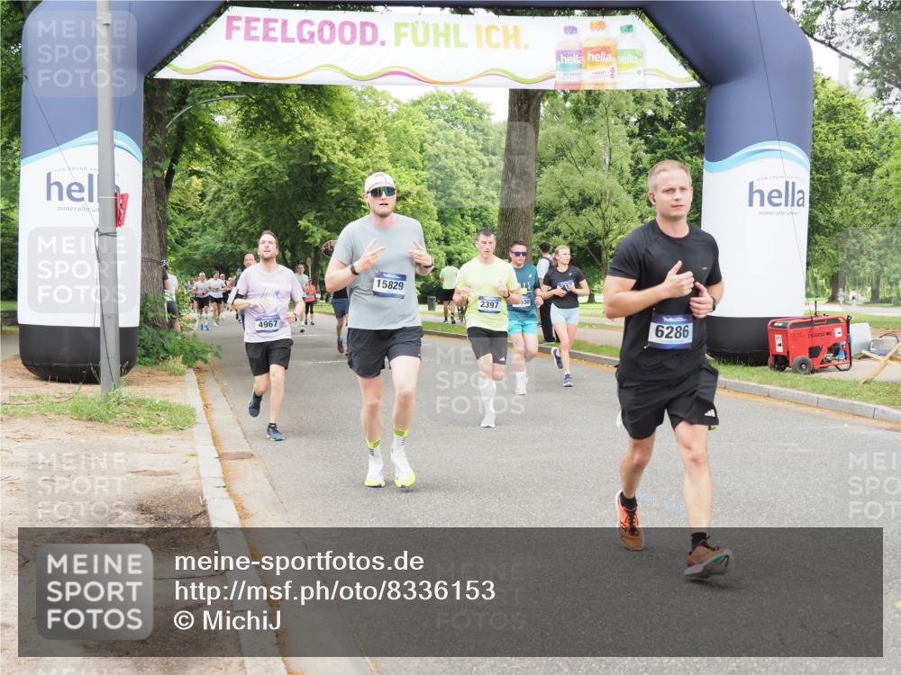 29.06.2025 - hella hamburg halbmarathon MichiJ http://msf.ph/oto/8336153 29.06.2025 10:39:09 Zwischen KM18-KM19 2287, 2397, 2636, 2946, 4967, 6286, 8977, 9656, 12224, 12949, 14561, 15126, 15829, 17131, 17530, 17815, 18869 meine-sportfotos.de